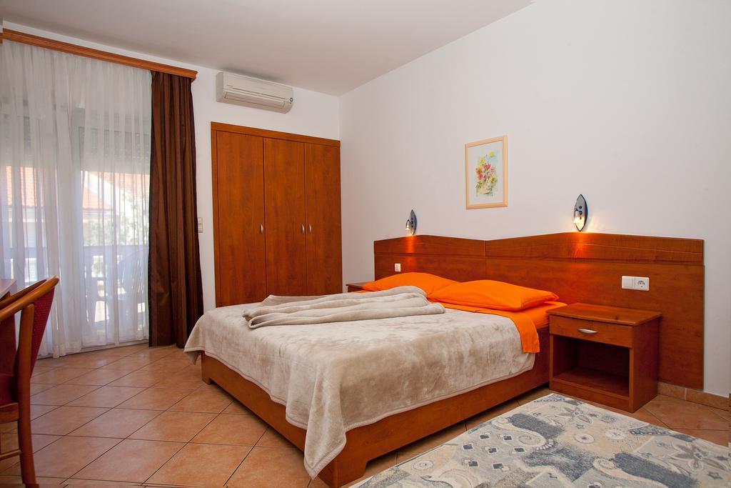 מאלינסקה Guesthouse Villa Adria מראה חיצוני תמונה