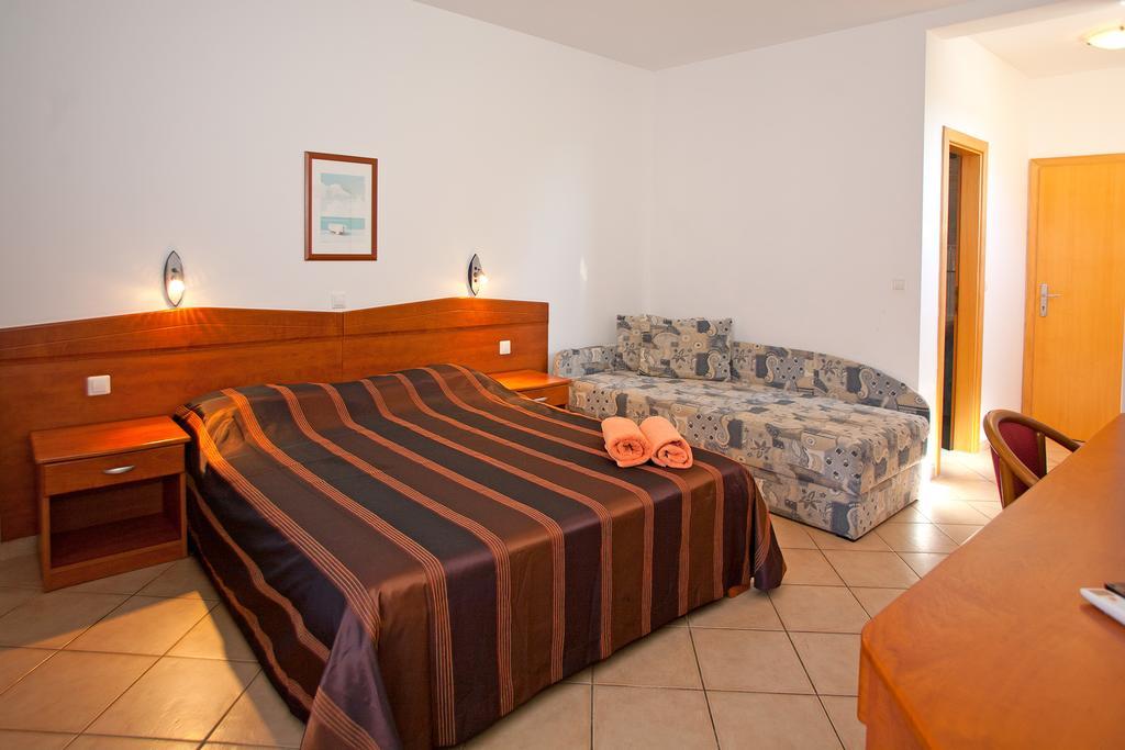 מאלינסקה Guesthouse Villa Adria מראה חיצוני תמונה