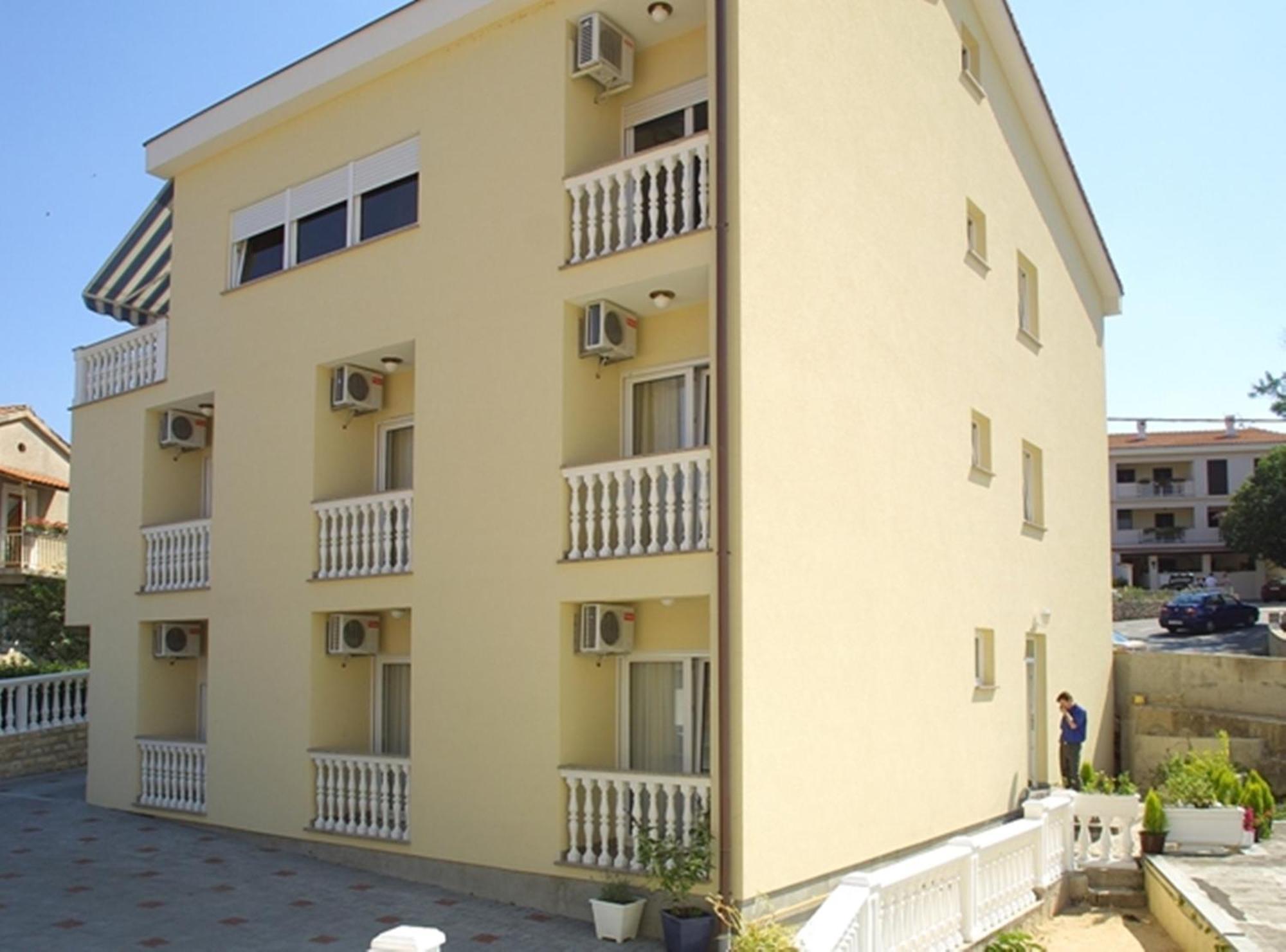 מאלינסקה Guesthouse Villa Adria מראה חיצוני תמונה