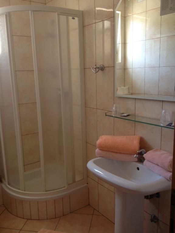 מאלינסקה Guesthouse Villa Adria מראה חיצוני תמונה