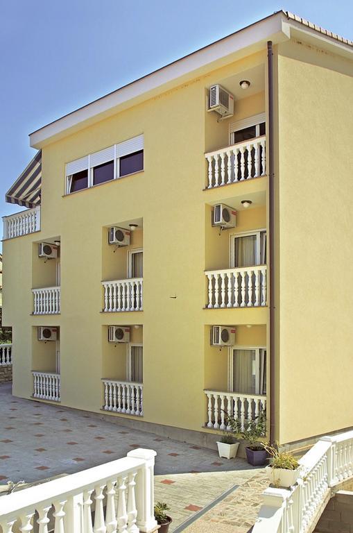 מאלינסקה Guesthouse Villa Adria מראה חיצוני תמונה