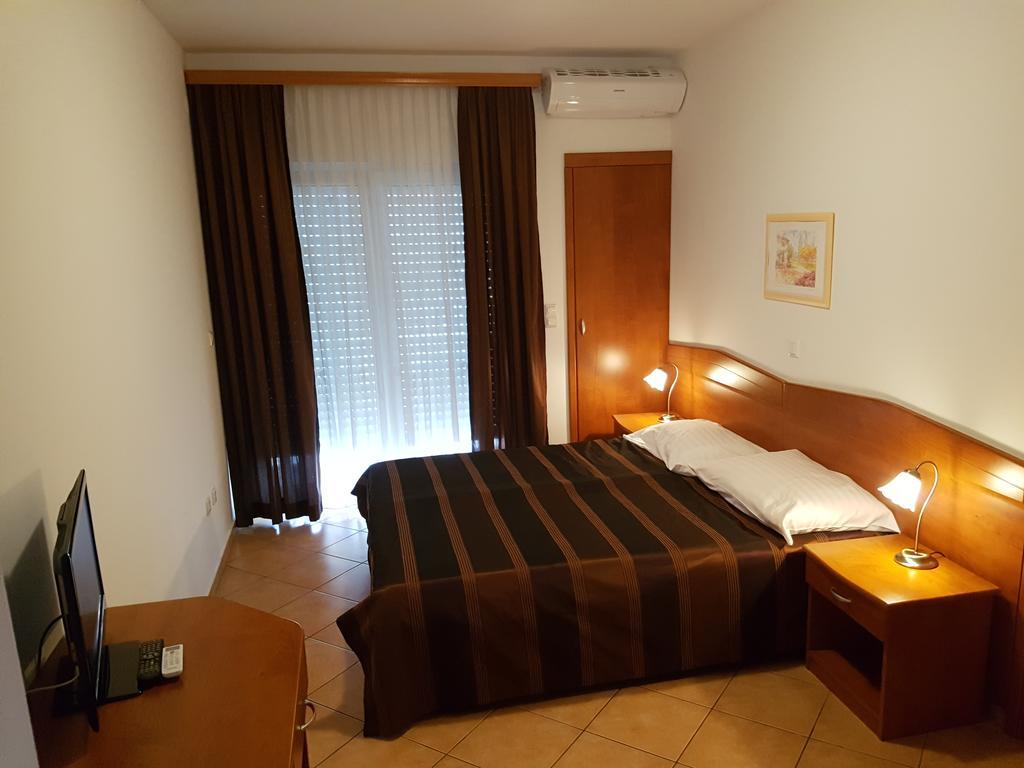 מאלינסקה Guesthouse Villa Adria מראה חיצוני תמונה