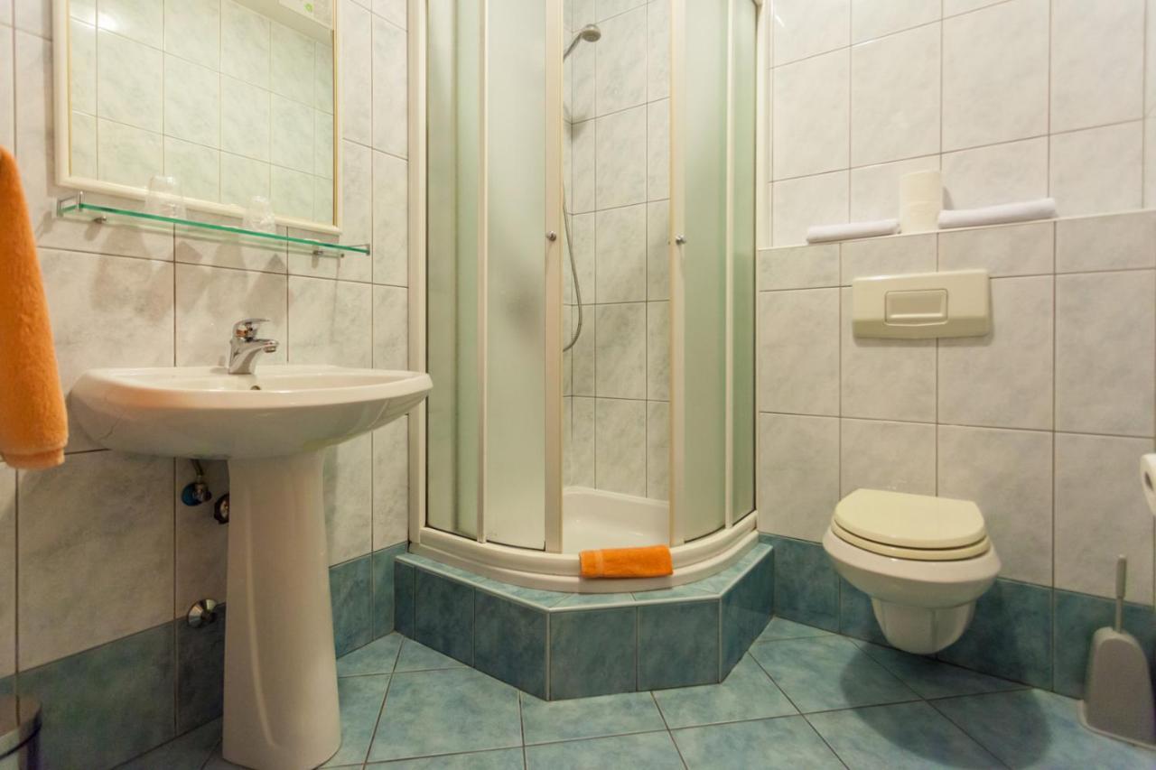 מאלינסקה Guesthouse Villa Adria מראה חיצוני תמונה