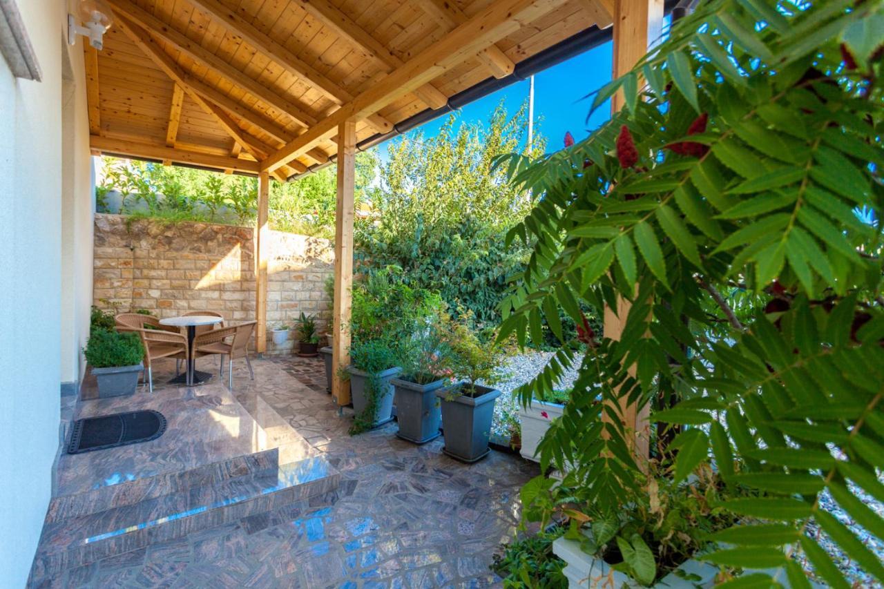 מאלינסקה Guesthouse Villa Adria מראה חיצוני תמונה