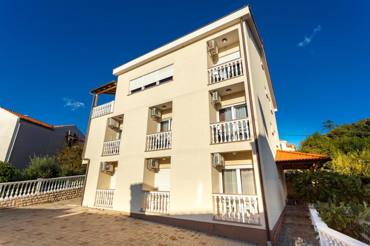 מאלינסקה Guesthouse Villa Adria מראה חיצוני תמונה