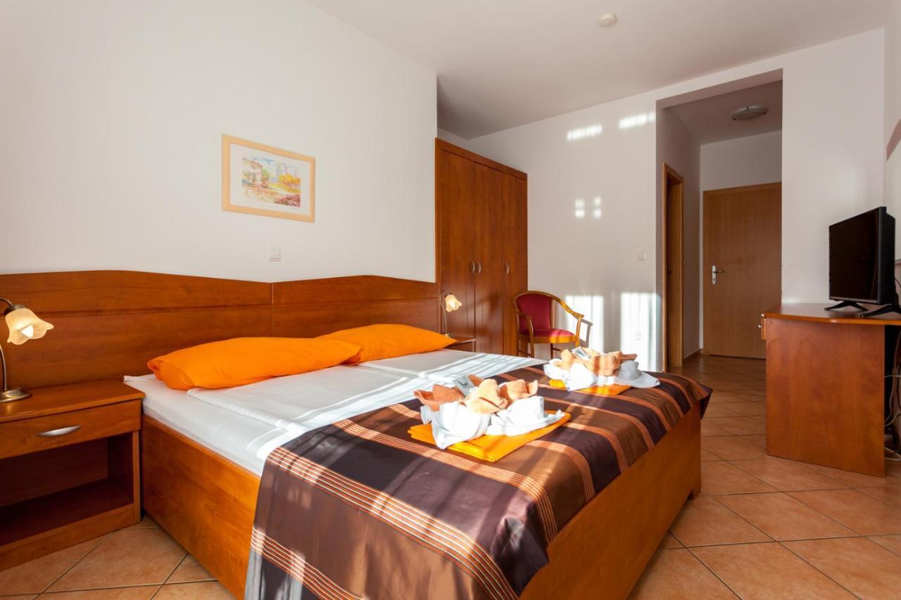 מאלינסקה Guesthouse Villa Adria מראה חיצוני תמונה