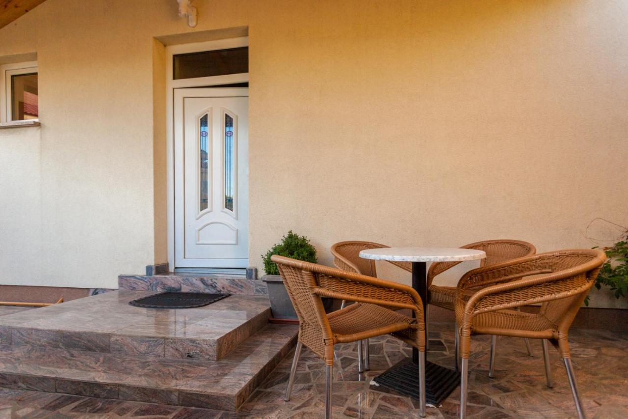 מאלינסקה Guesthouse Villa Adria מראה חיצוני תמונה