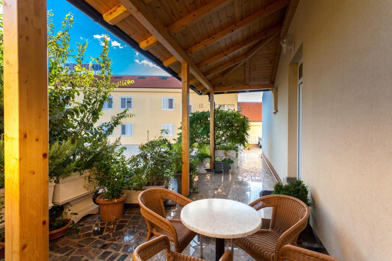 מאלינסקה Guesthouse Villa Adria מראה חיצוני תמונה